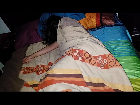 ❤️ Stepson berating sua jovem madrasta enquanto ela dorme. Porno doméstico em porno pt-br.sexuria-net.ru